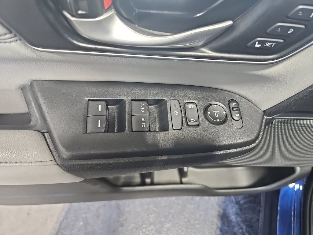 Used 2022 Honda CR-V Touring image 29