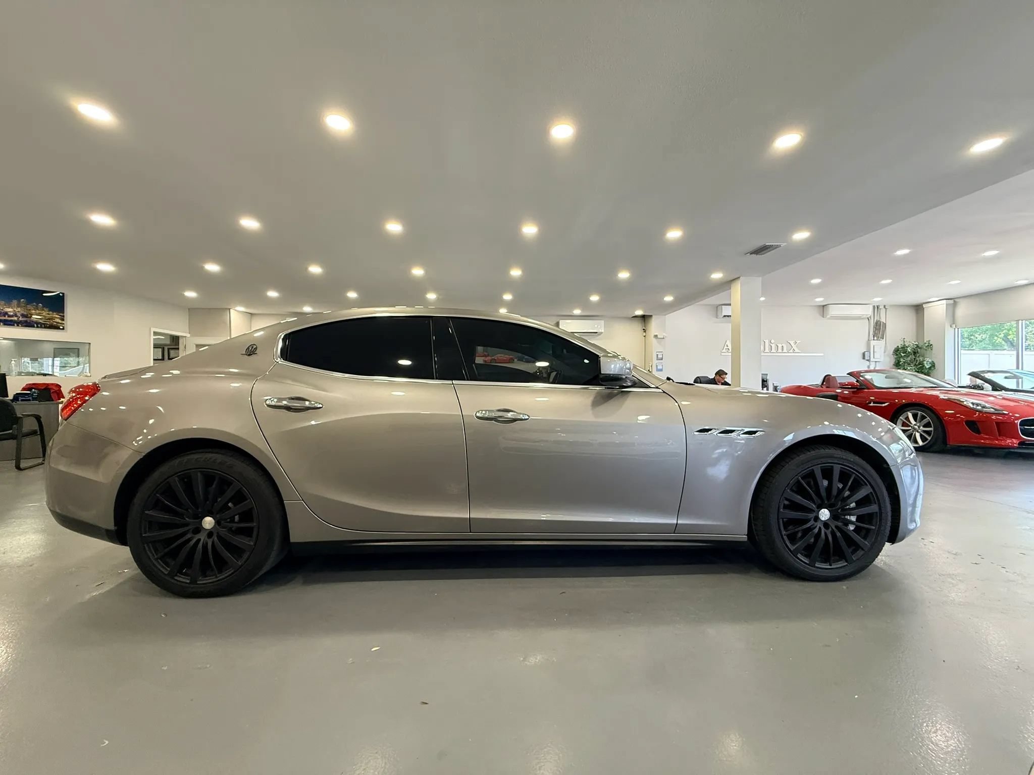Used 2016 Maserati Ghibli RWD image 8