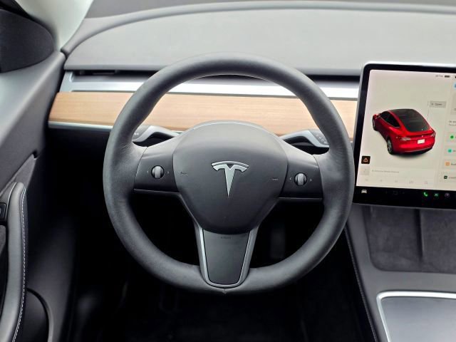 Used 2021 Tesla Model Y Long Range image 13