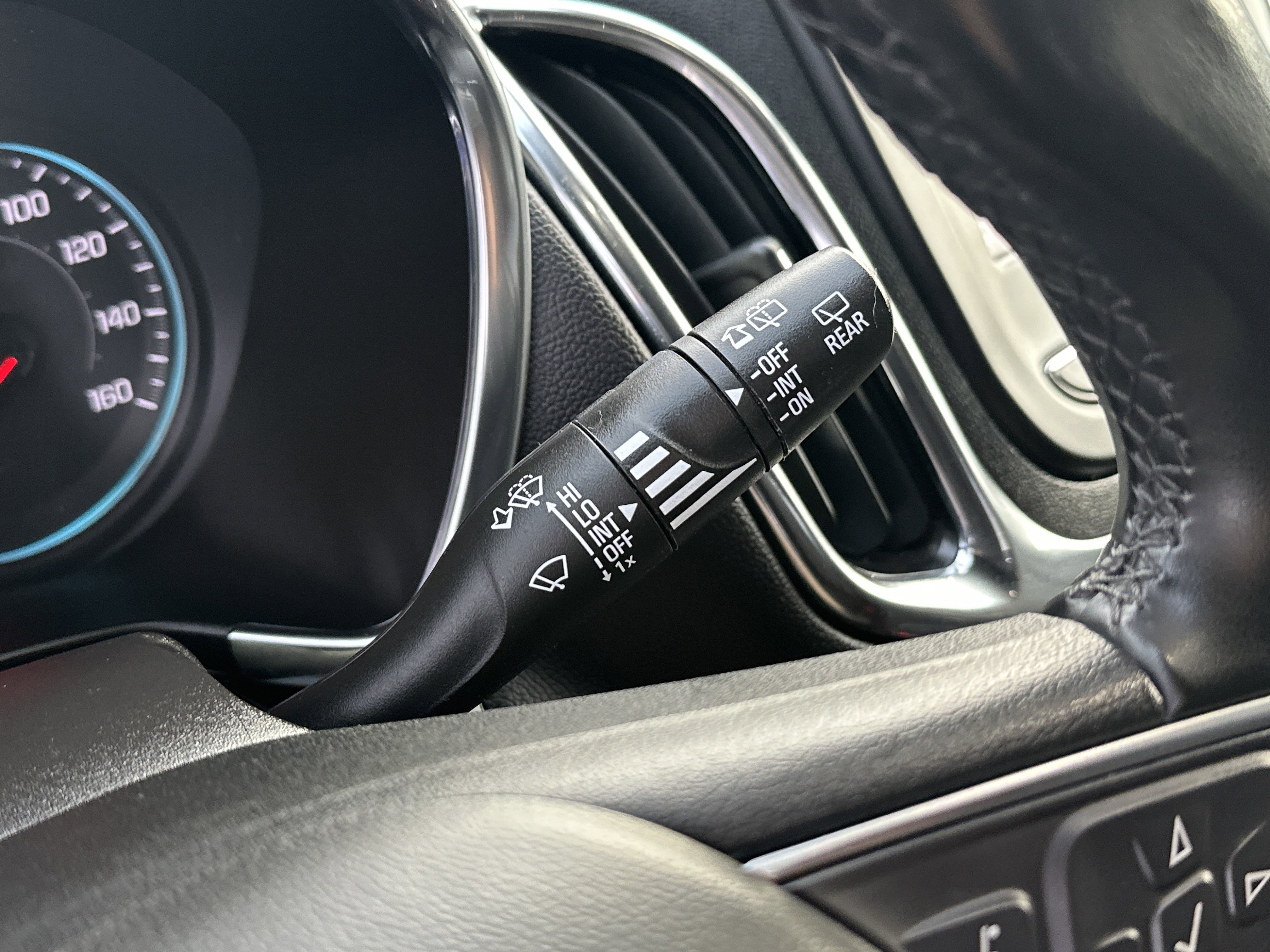 Used 2024 Chevrolet Equinox LT image 20