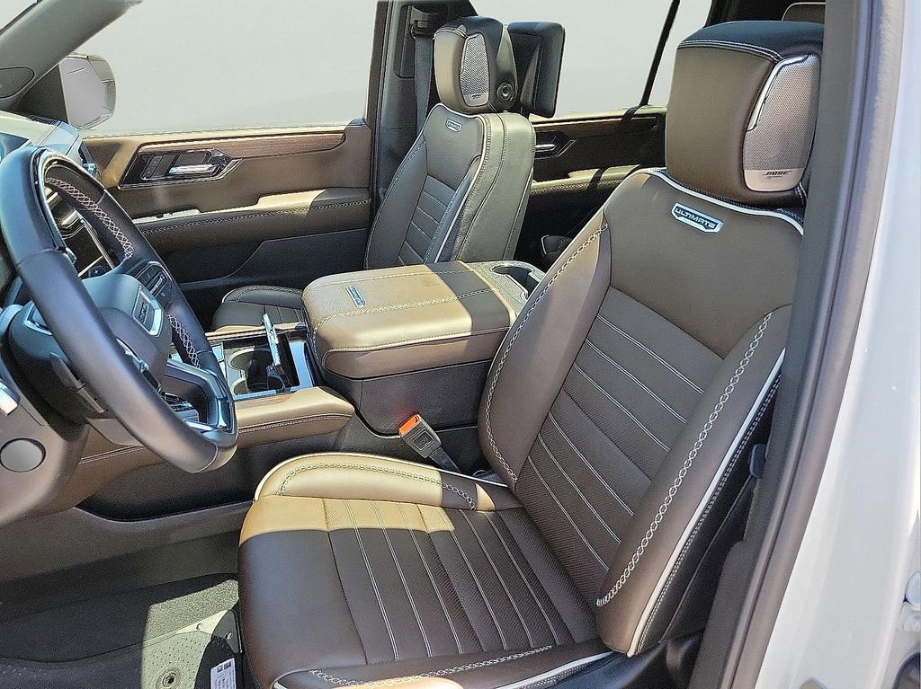 Used 2025 GMC Yukon XL Denali Ultimate AWD/4WD image 14
