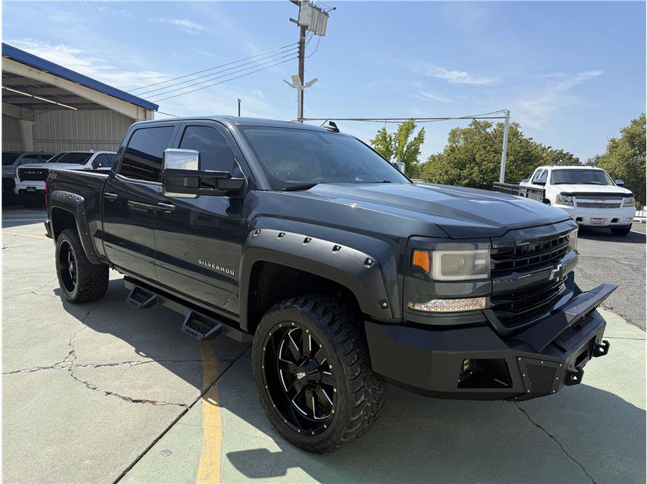 Used 2018 Chevrolet Silverado 1500 LT w/ All Star Edition AWD/4WD image 4