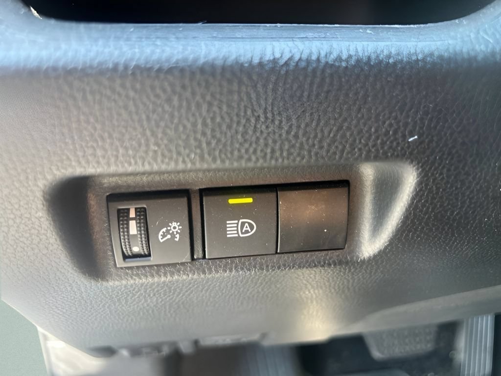 Used 2024 Toyota RAV4 XLE AWD/4WD image 23