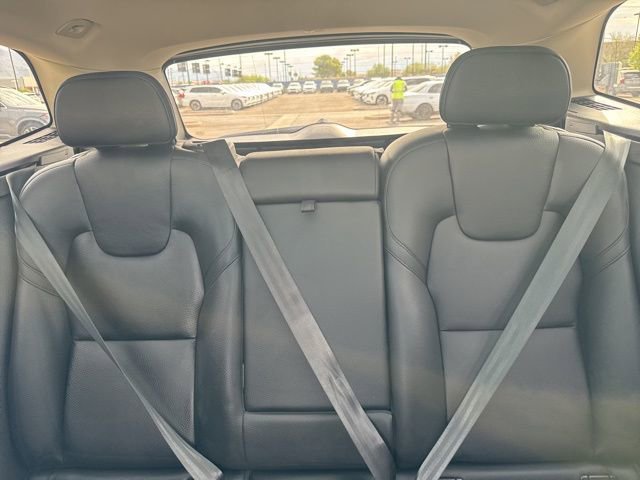 Used 2023 Volvo XC60 B5 Plus w/ Protection Package Premier image 18