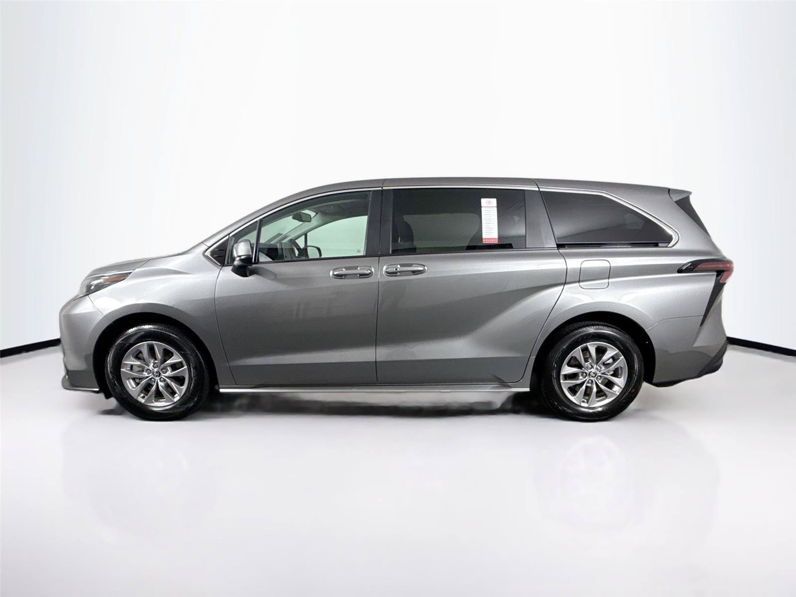 Certified 2026 Toyota Sienna LE FWD image 13