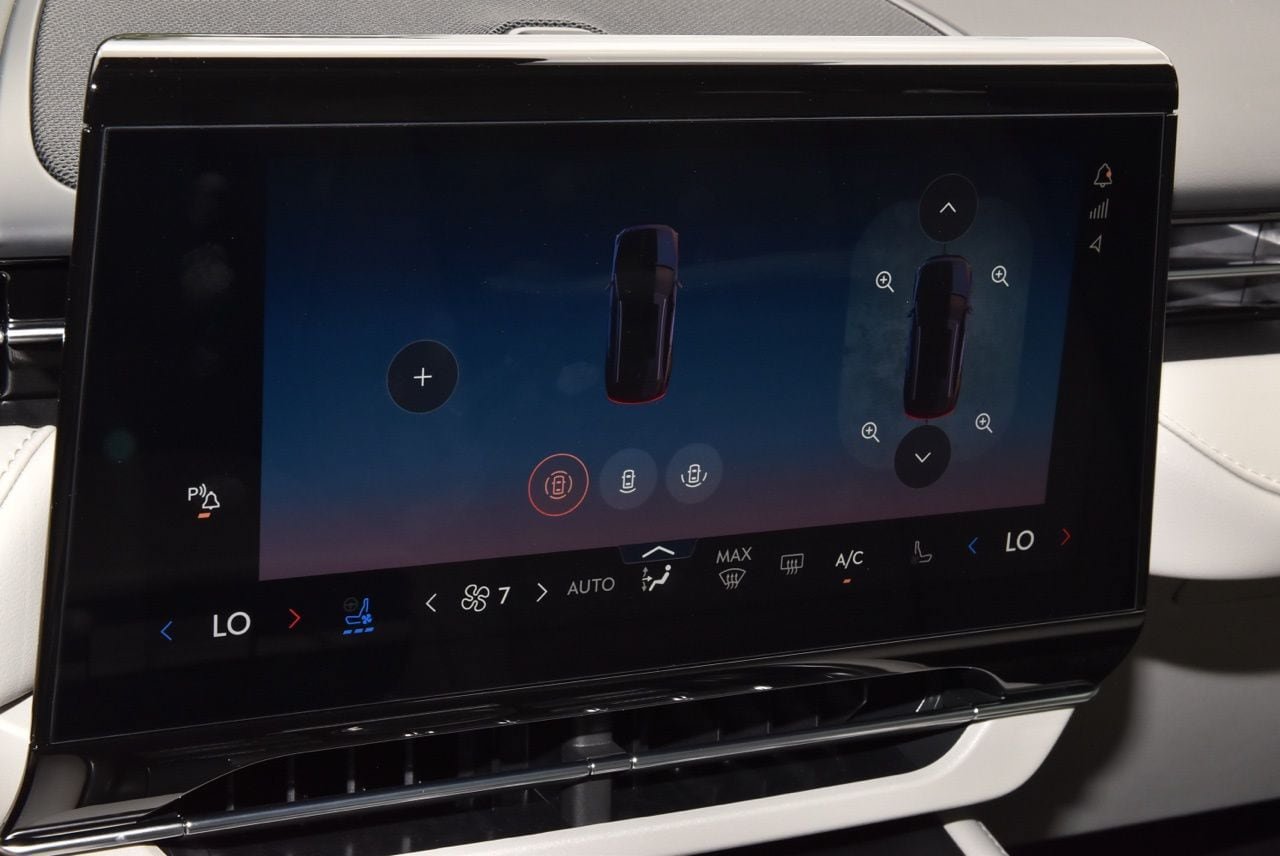 New 2026 Lincoln Nautilus Reserve AWD/4WD image 36