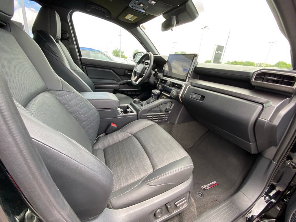 Used 2025 Toyota 4Runner TRD Off-Road Premium w/ Tow Technology Package AWD/4WD image 25