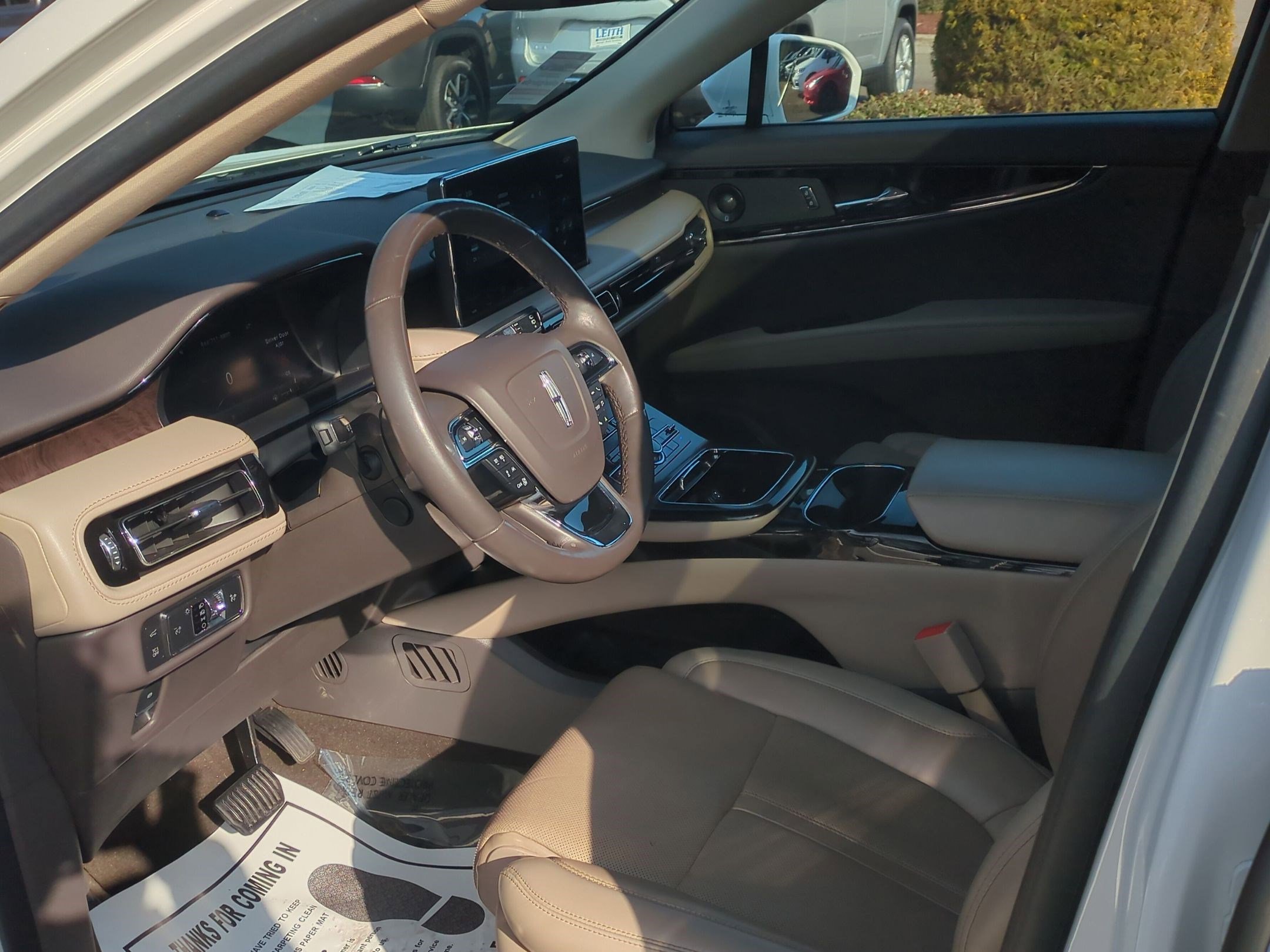 Used 2021 Lincoln Nautilus Reserve w/ Equipment Group 201A image 9