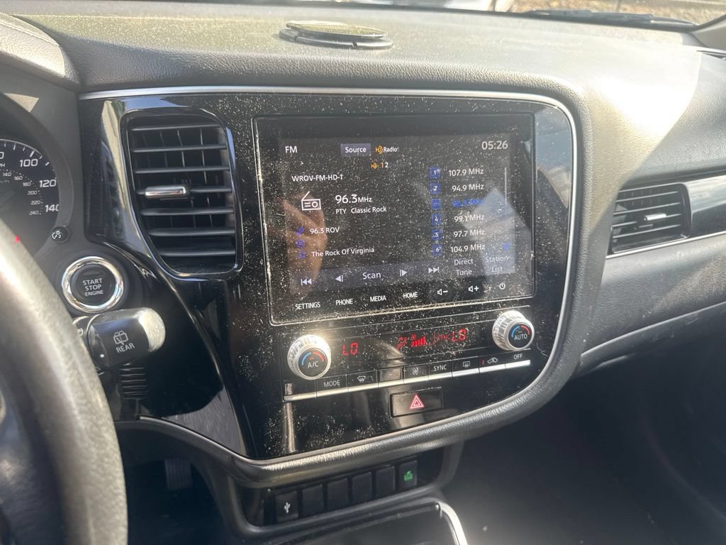 Used 2020 Mitsubishi Outlander SE AWD/4WD image 12