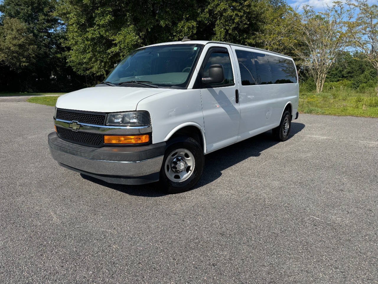 Used 2018 Chevrolet Express 3500 LT w/ LT Preferred Equipment Group RWD image 30