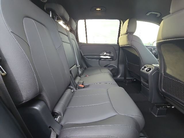 Used 2025 Mercedes-Benz GLB 250 image 13