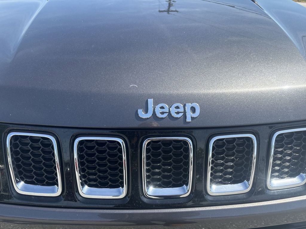 Used 2018 Jeep Compass Latitude w/ Popular Equipment Group image 32