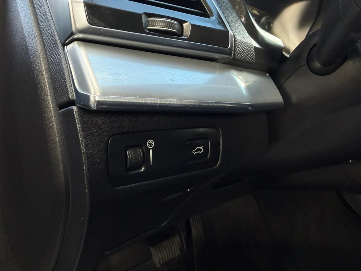 Used 2017 Volvo XC90 T6 Momentum w/ Vision Package AWD/4WD image 39