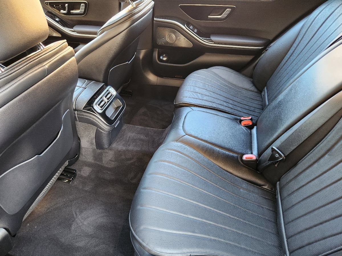 Used 2022 Mercedes-Benz S 580 4MATIC Sedan w/ AMG Line Package image 51