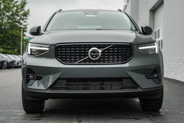 Used 2026 Volvo XC40 B5 Ultra w/ Protection Package Premier image 2