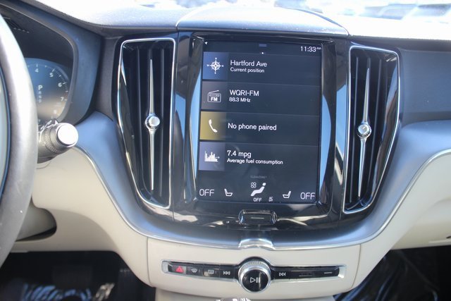 Used 2018 Volvo XC60 T6 Momentum w/ Advanced Package image 4