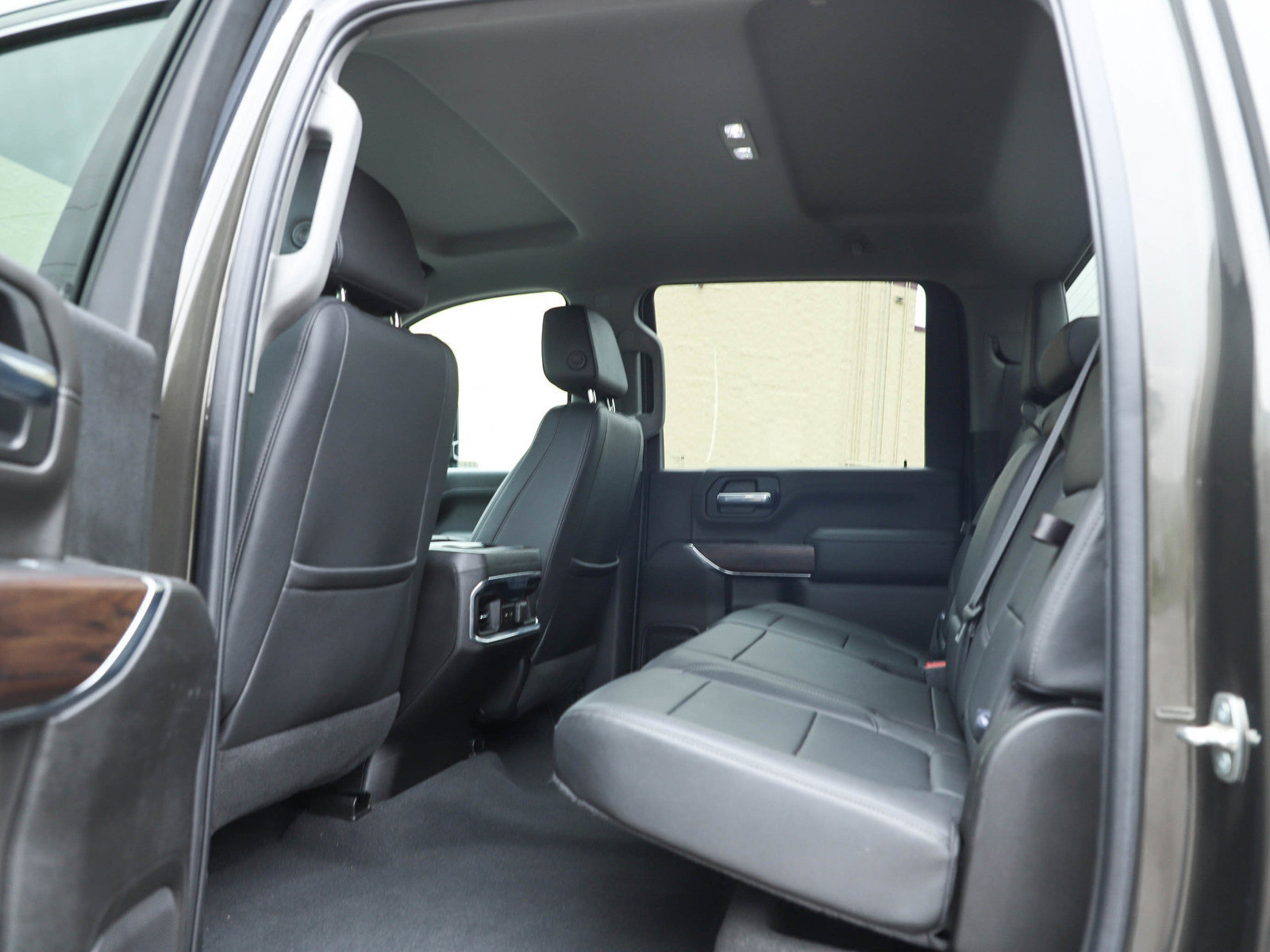 Used 2022 GMC Sierra 3500 SLT w/ SLT Premium Package AWD/4WD image 16