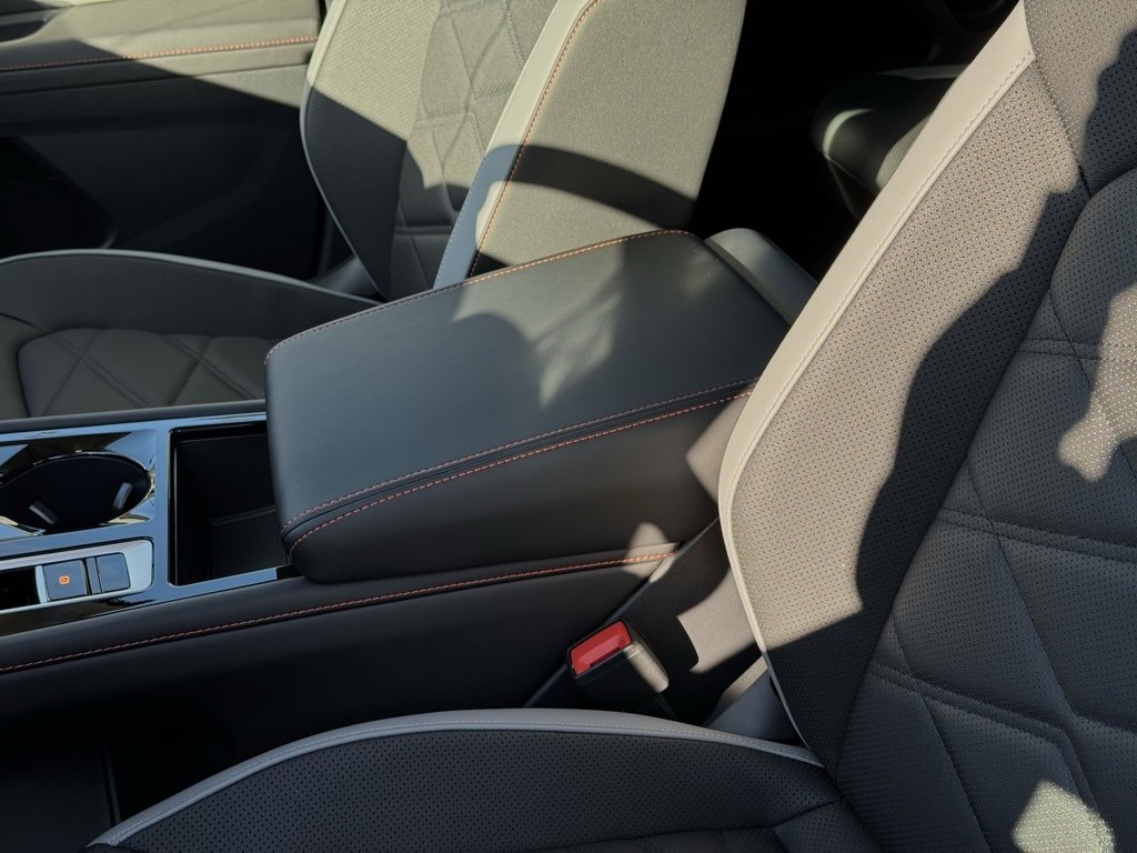 New 2025 Volkswagen Atlas Peak Edition SE image 23