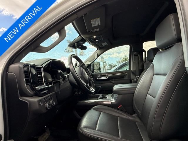 Used 2025 Chevrolet Silverado 3500 LTZ w/ LTZ Plus Package AWD/4WD image 10