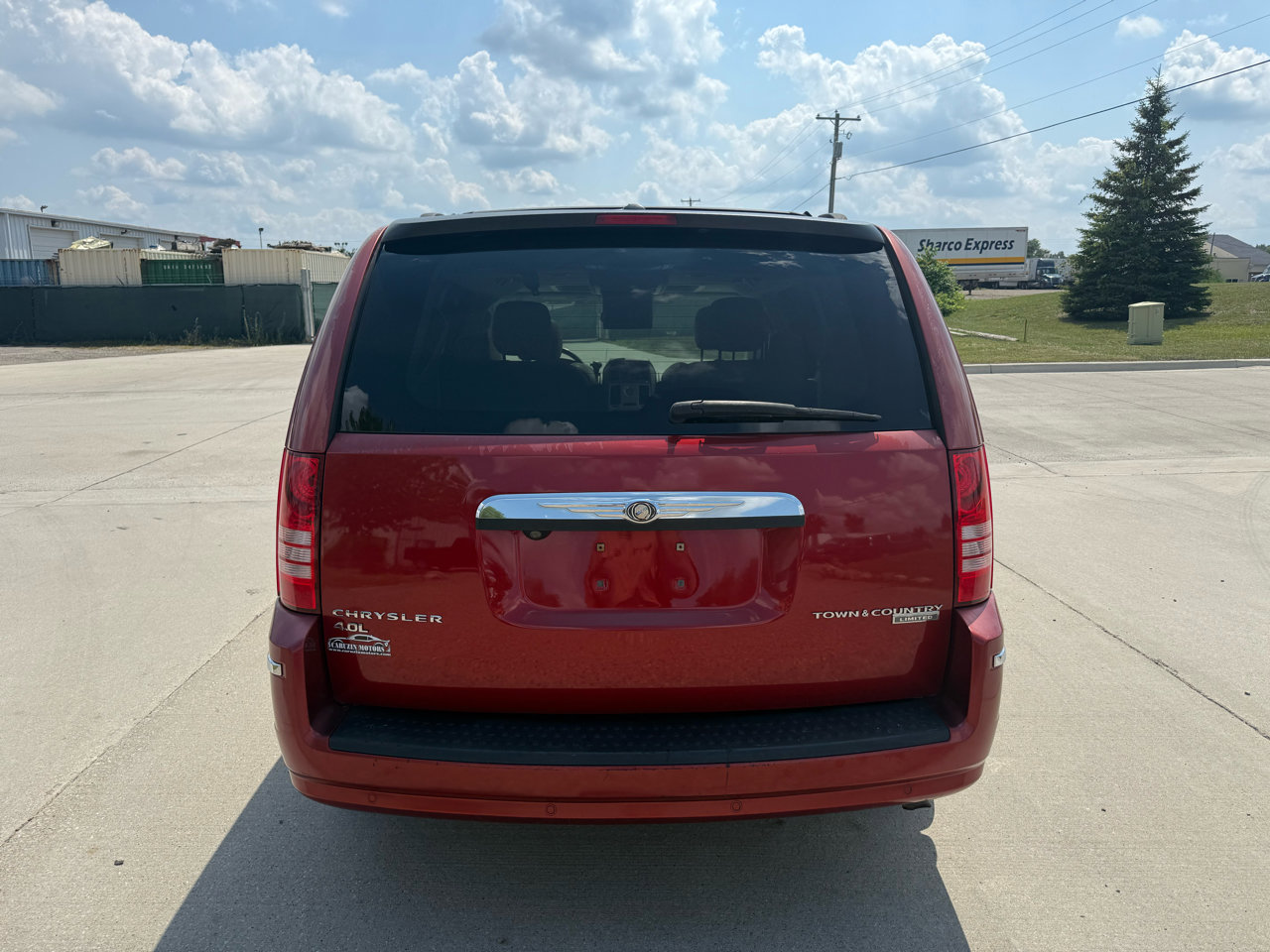 Used 2009 Chrysler Town & Country Limited w/ Entertainment Group #3 image 4