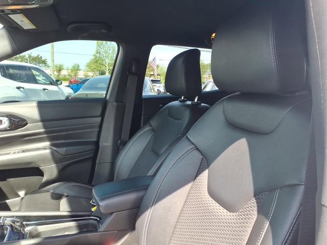 Used 2024 Jeep Compass Latitude w/ Altitude Special Edition image 14