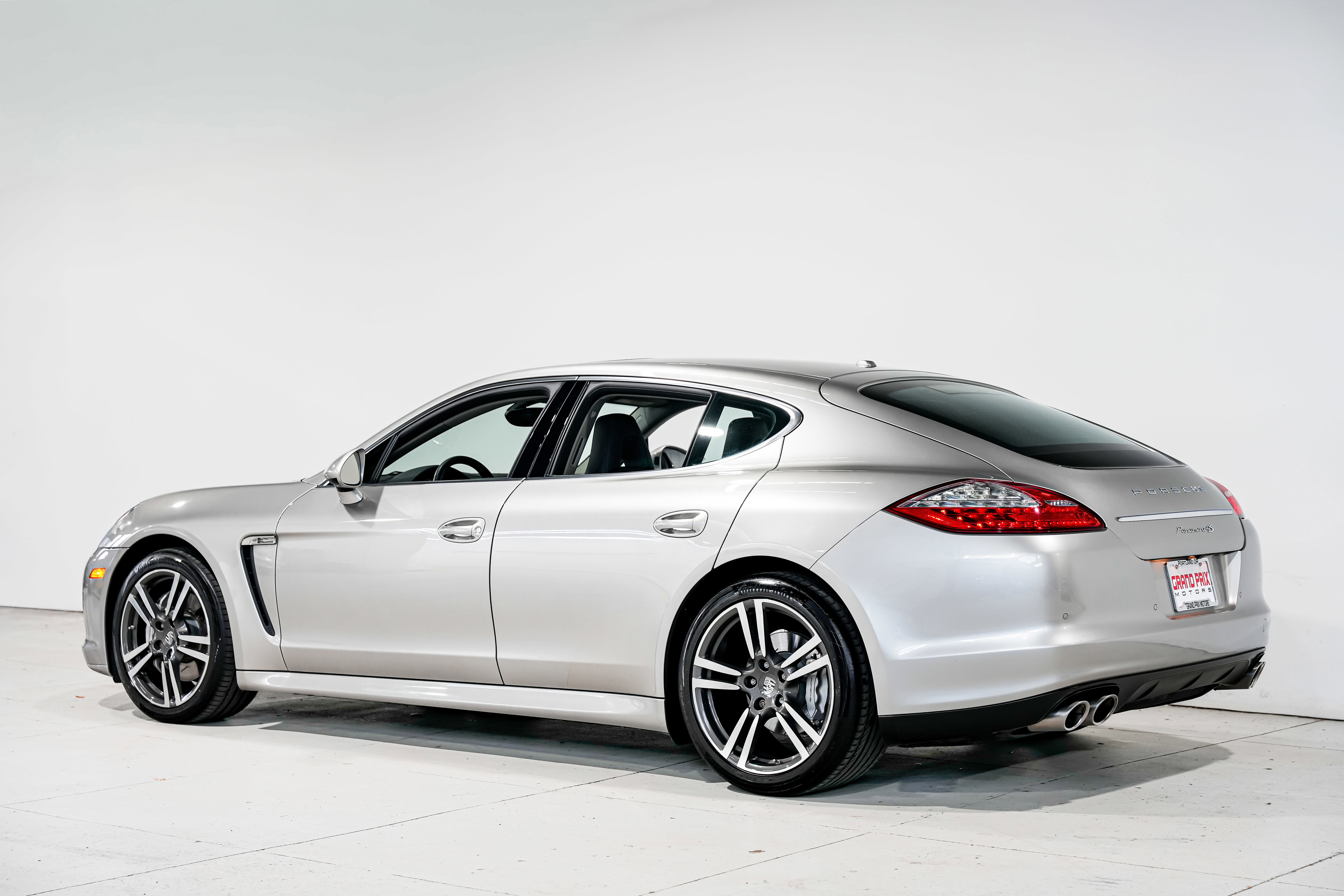 Used 2012 Porsche Panamera 4S image 8
