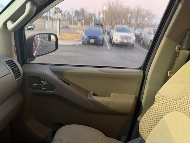 Used 2013 Nissan Frontier SV image 14