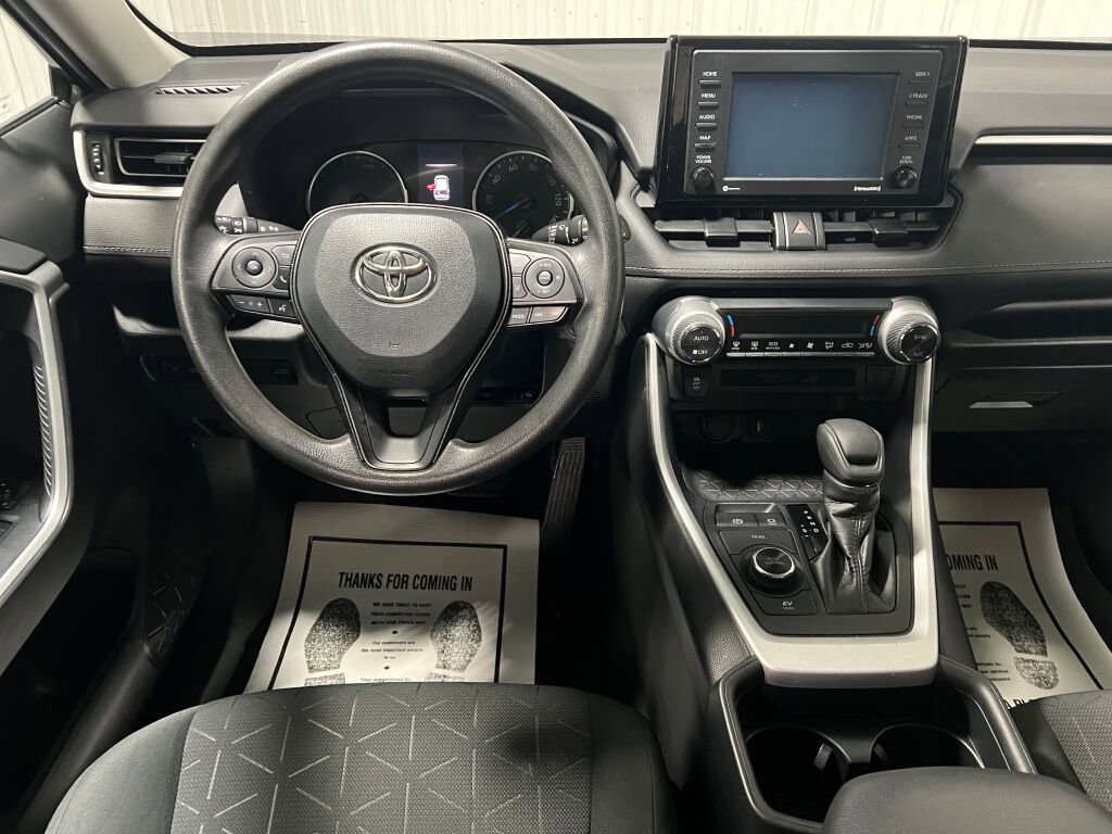 Used 2020 Toyota RAV4 XLE w/ Convenience Package image 4