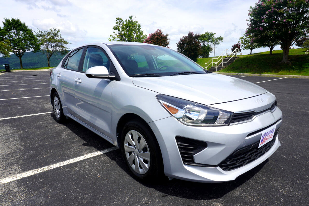 Used 2023 Kia Rio LX image 3