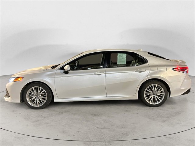 Used 2020 Toyota Camry XLE image 2