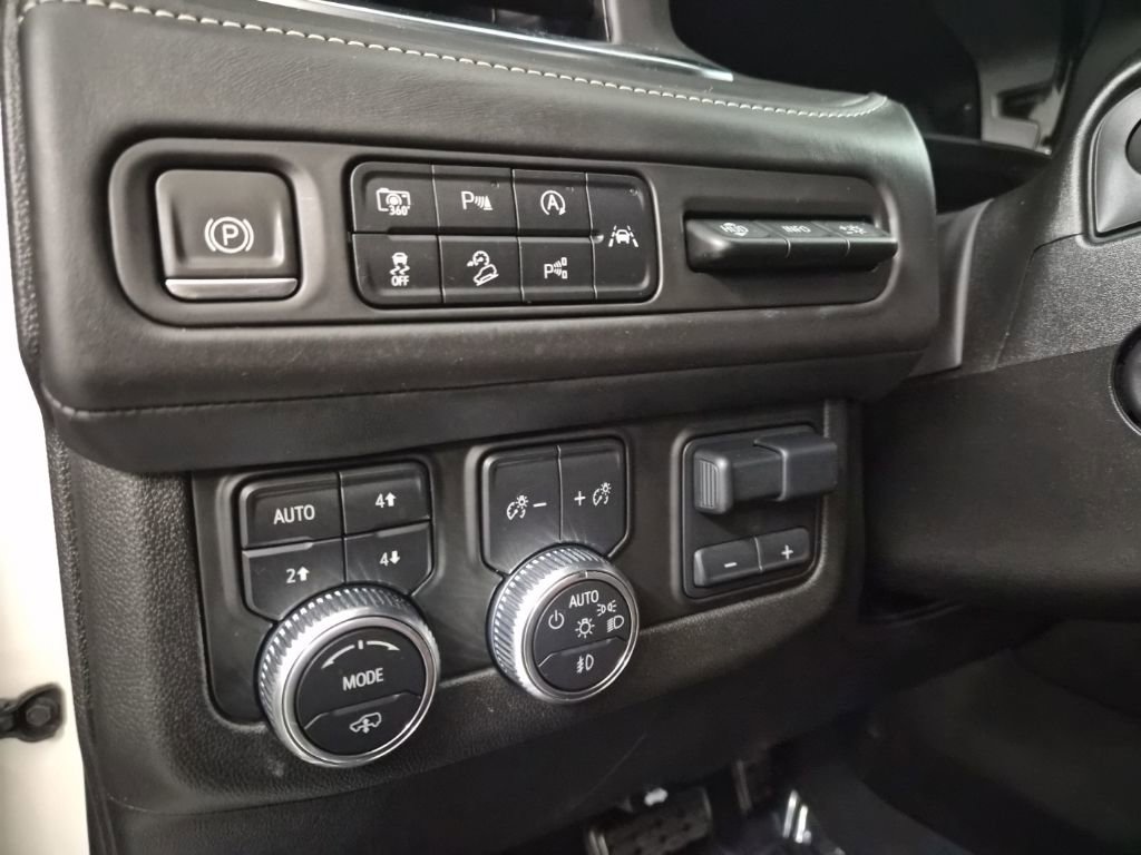 Used 2023 GMC Yukon Denali Ultimate image 18