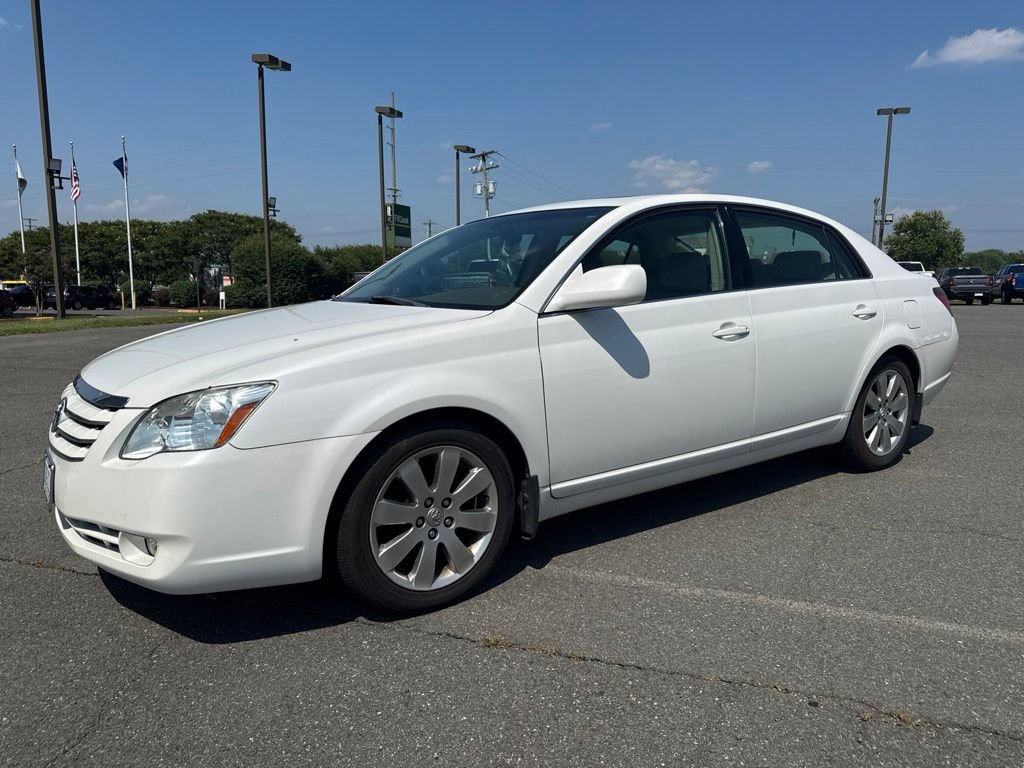 Used 2005 Toyota Avalon Limited FWD image 1