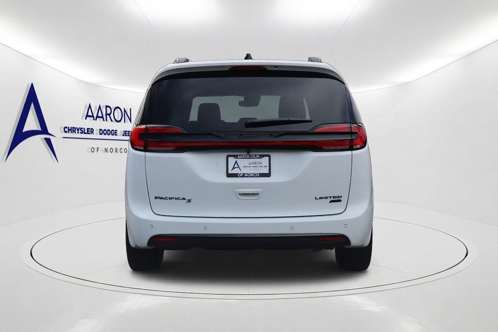 New 2027 Chrysler Pacifica Limited AWD/4WD image 5