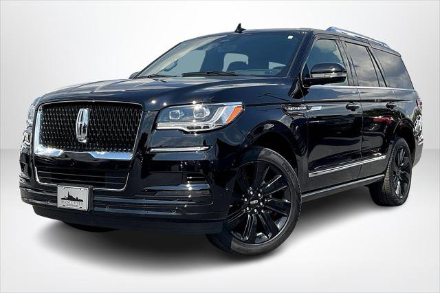 Used 2024 Lincoln Navigator Reserve w/ Monochromatic Package image 3