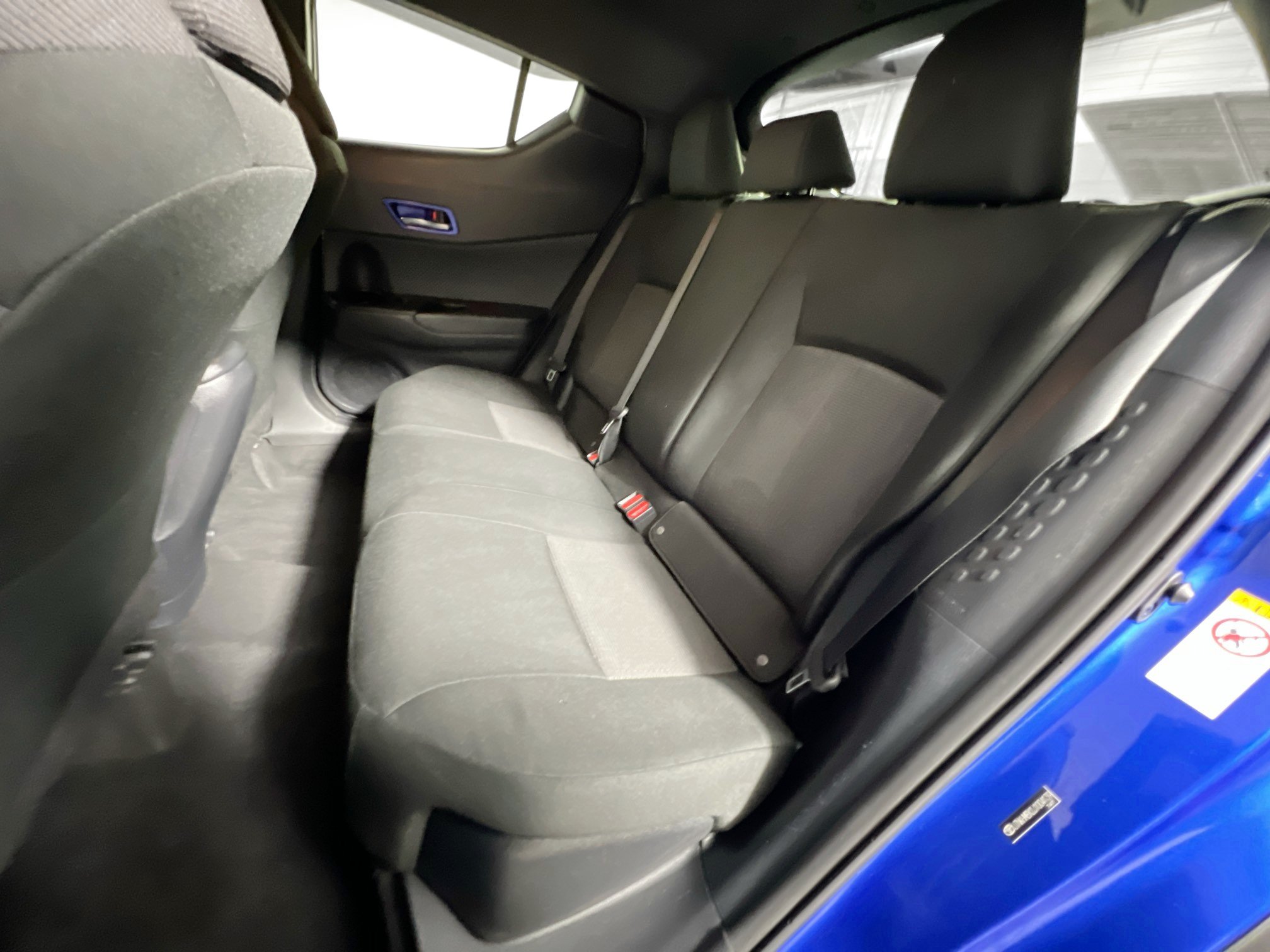 Used 2018 Toyota C-HR XLE FWD image 27