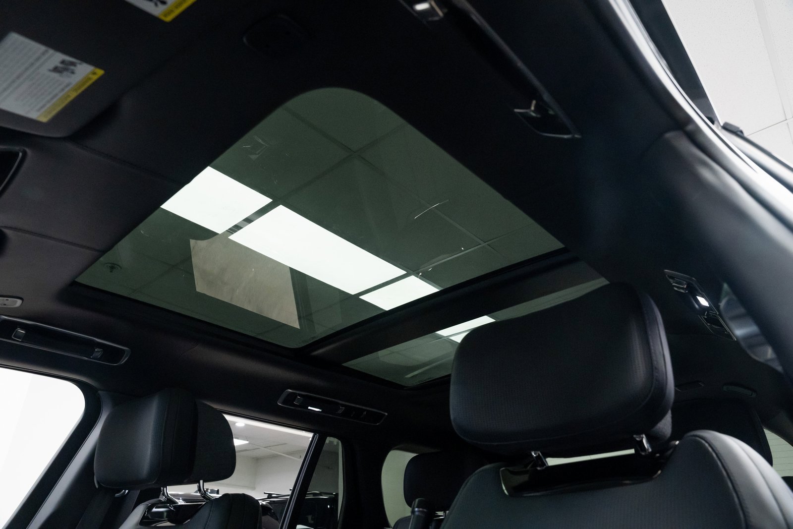 Used 2023 Land Rover Range Rover SV image 20