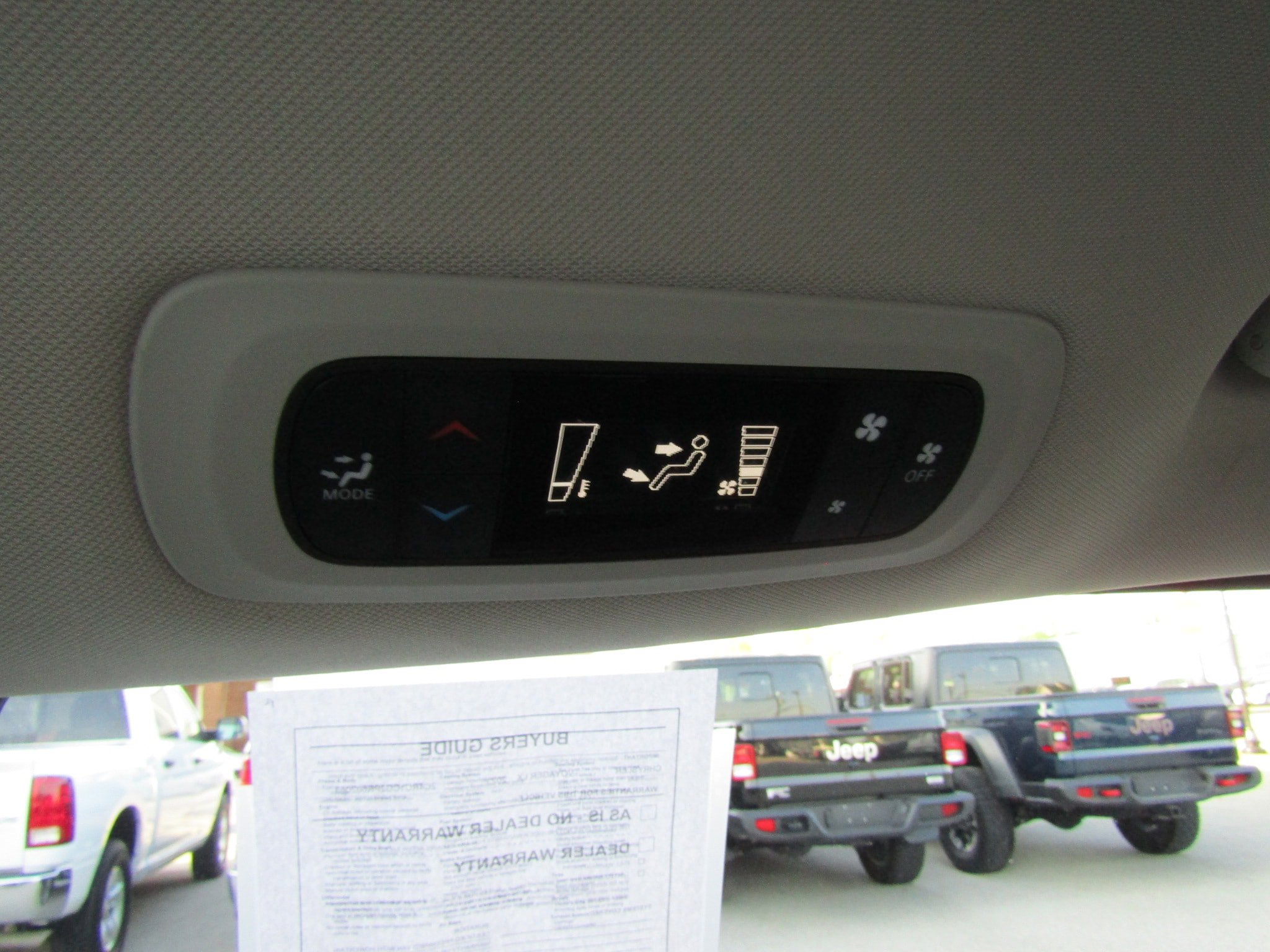 Used 2023 Chrysler Voyager LX FWD image 23