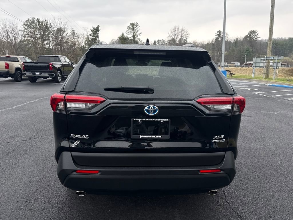 Used 2024 Toyota RAV4 XLE w/ Convenience Package AWD/4WD image 9