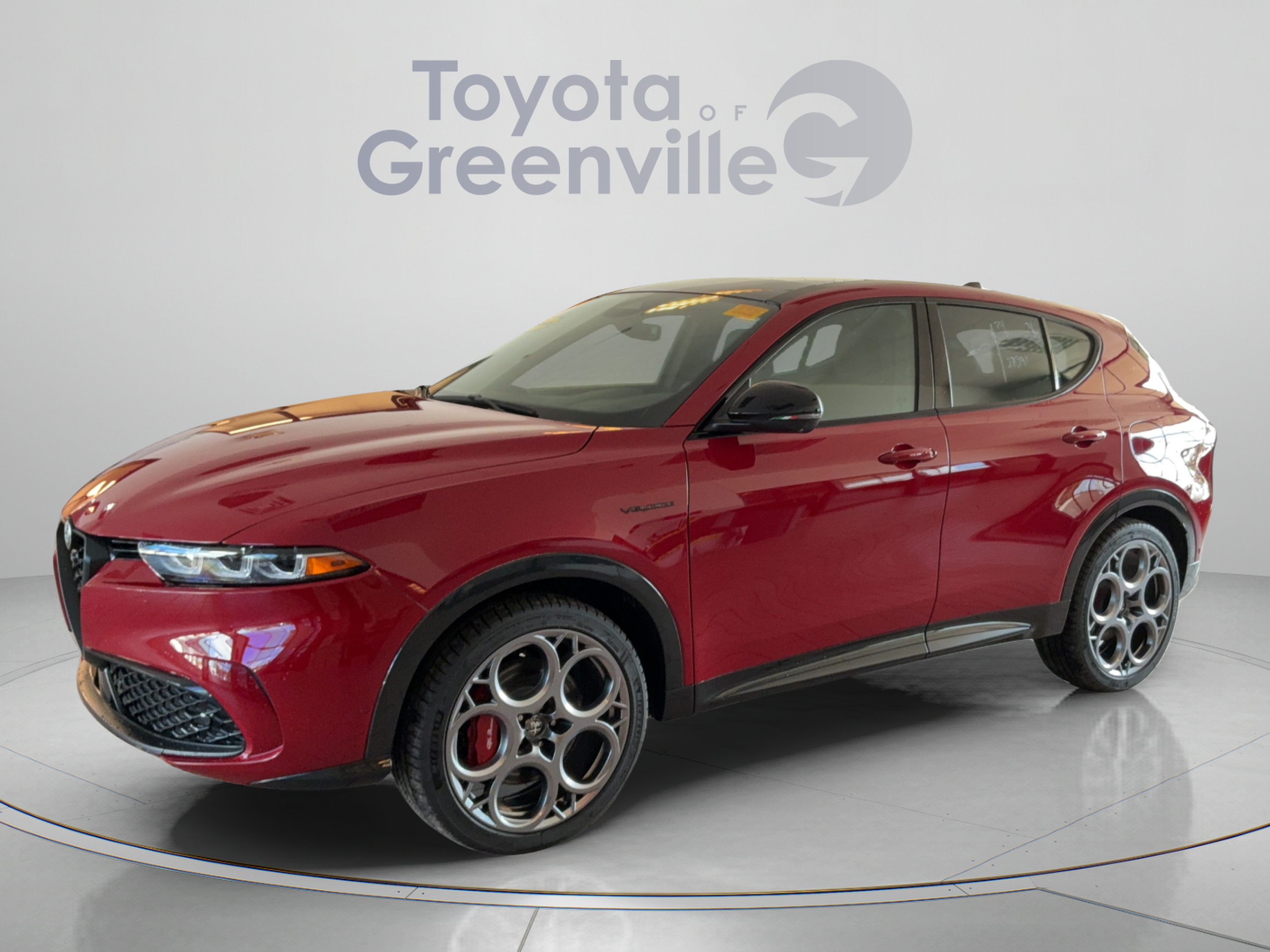 Used 2024 Alfa Romeo Tonale Veloce w/ Active Assist Package AWD/4WD image 2