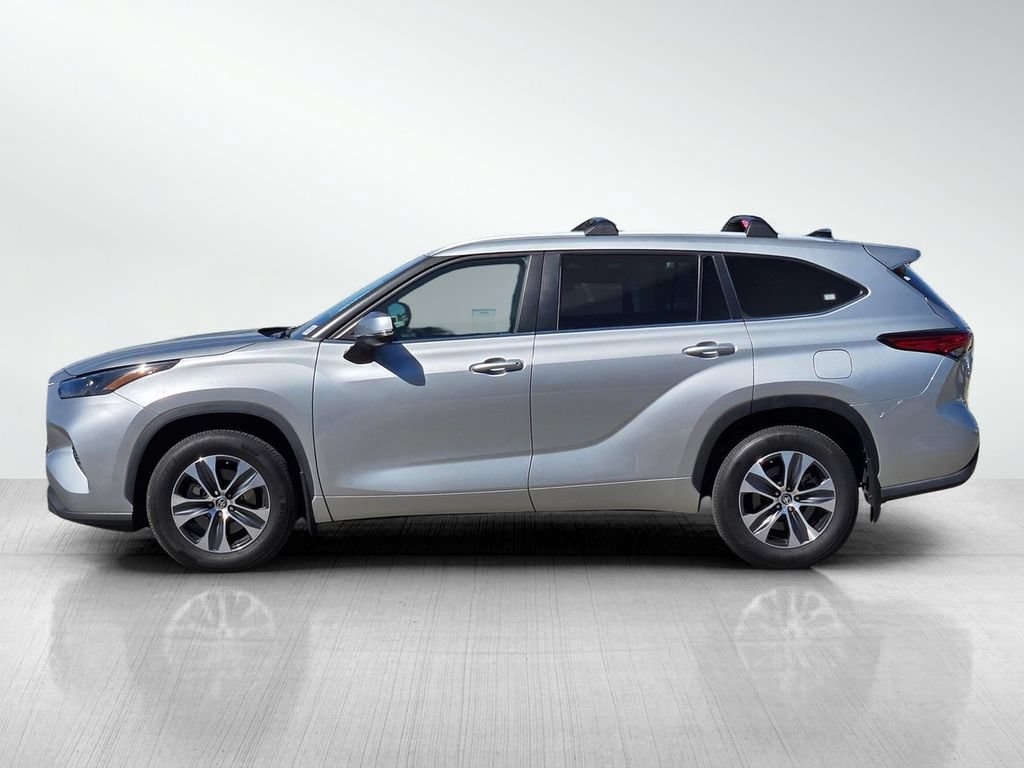 Used 2023 Toyota Highlander XLE FWD image 7