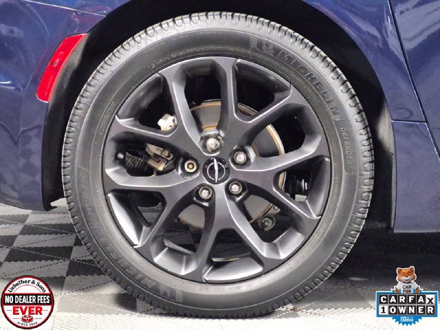 Used 2021 Chrysler Pacifica Touring w/ S Appearance Package FWD image 29