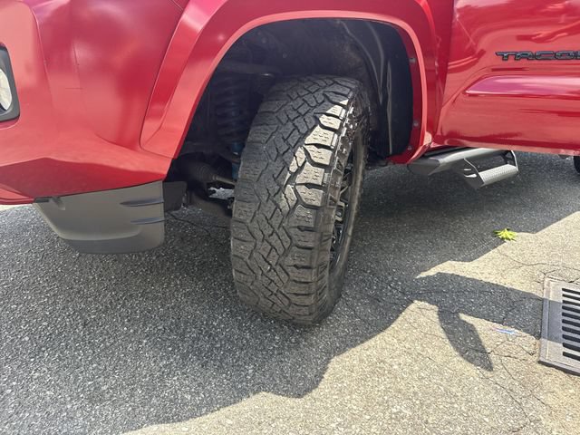 Used 2022 Toyota Tacoma TRD Sport w/ Technology Package AWD/4WD image 31