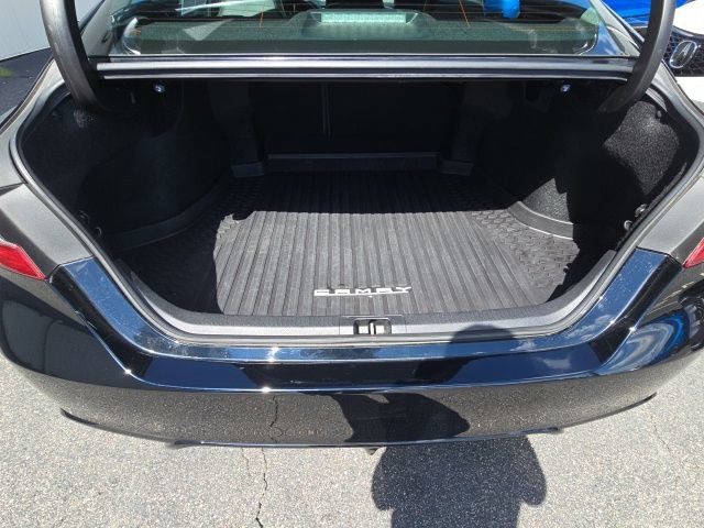 Used 2019 Toyota Camry SE FWD image 9