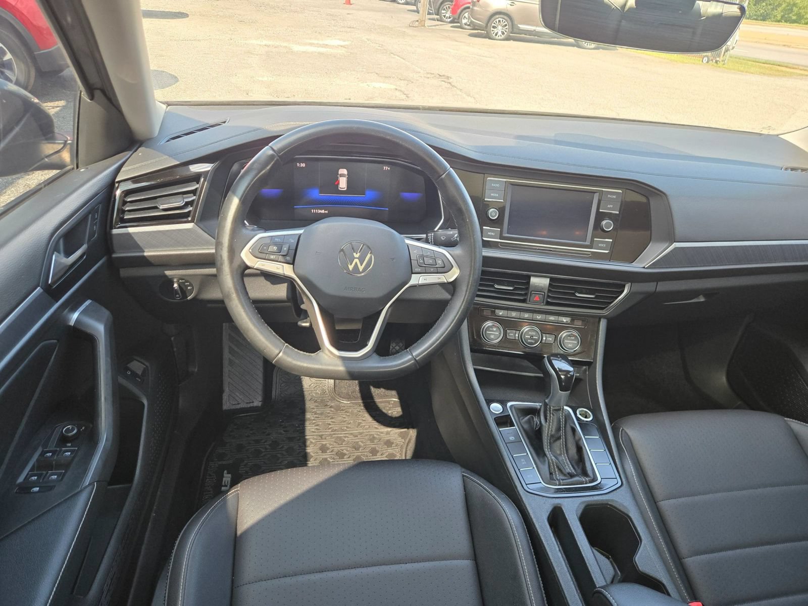 Used 2023 Volkswagen Jetta SE w/ Panoramic Sunroof Package FWD image 5