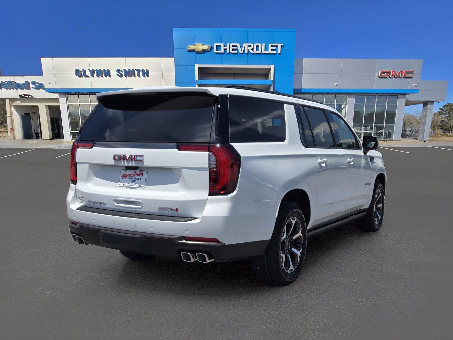 New 2026 GMC Yukon AT4 Ultimate w/ LPO, Floor Liner Package AWD/4WD image 7