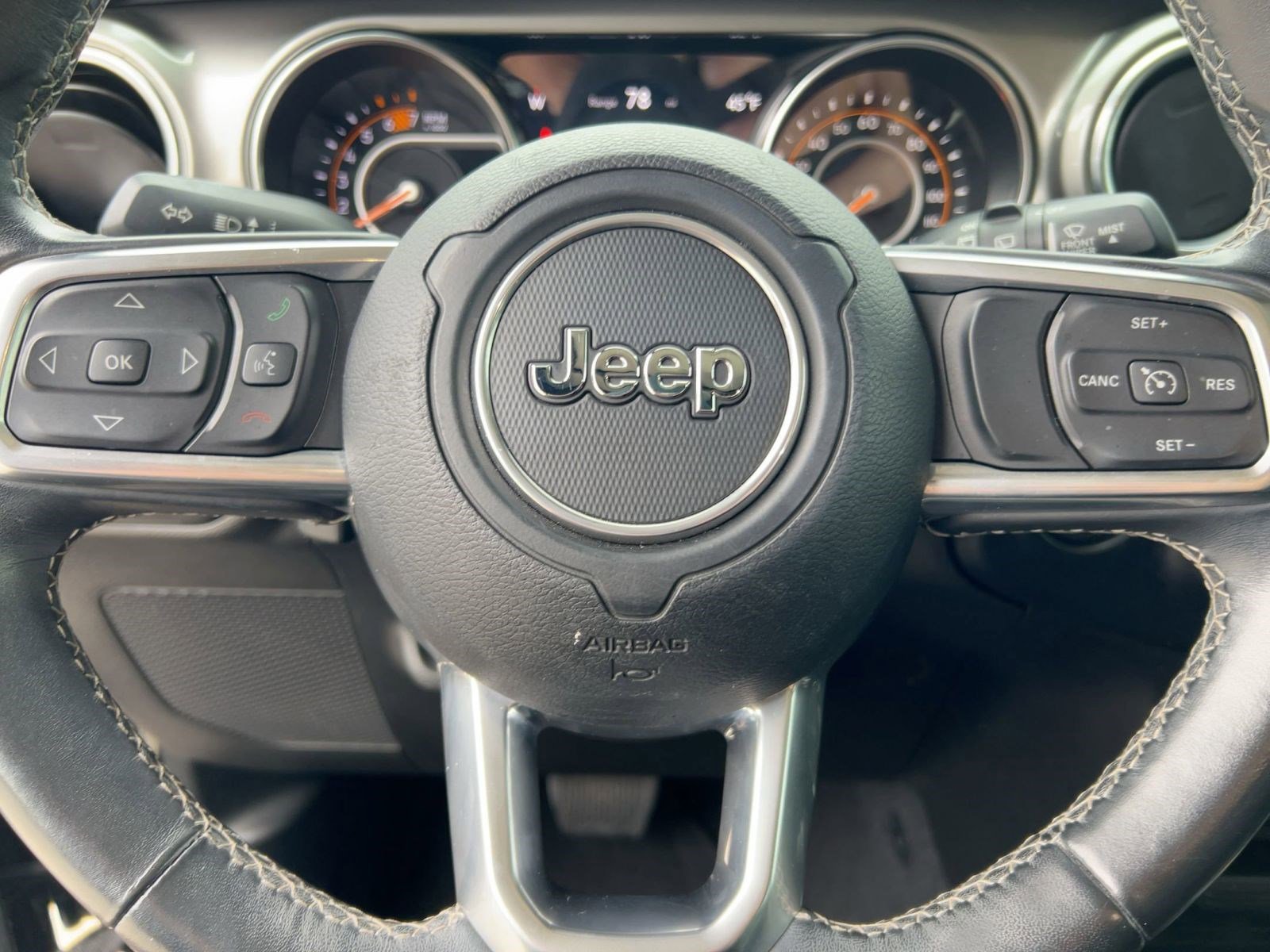 Used 2019 Jeep Wrangler Unlimited Sahara image 17