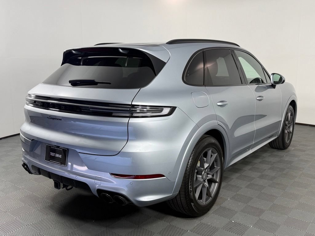 Certified 2025 Porsche Cayenne AWD/4WD image 7