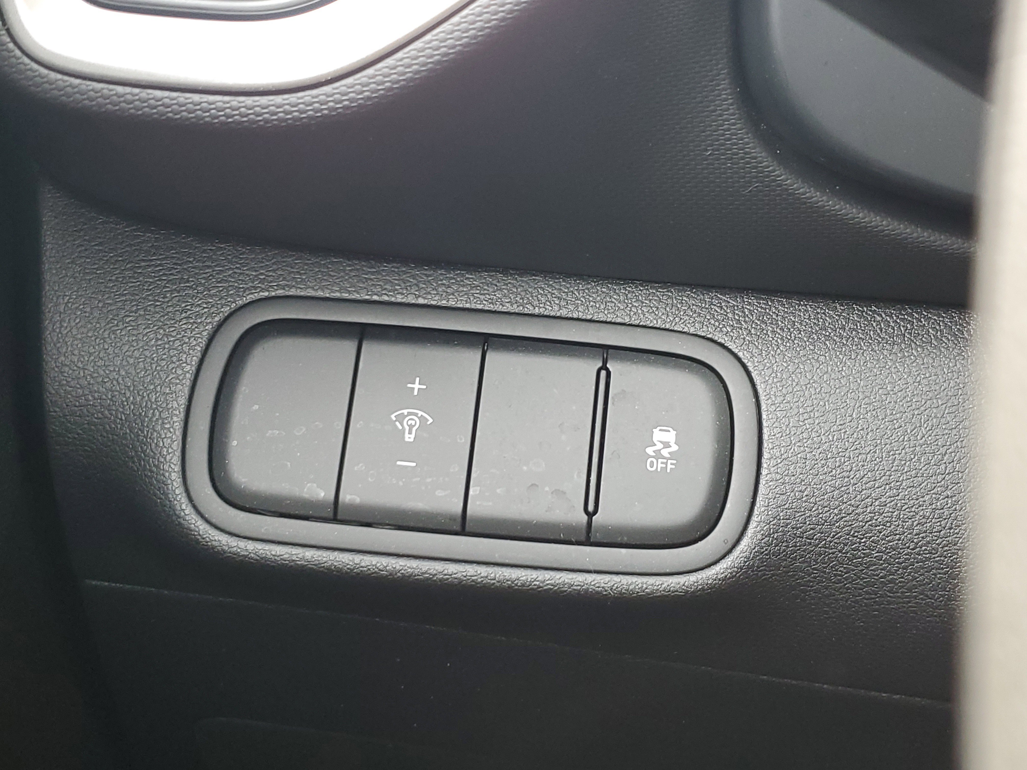 Used 2025 Hyundai Venue SE FWD image 28