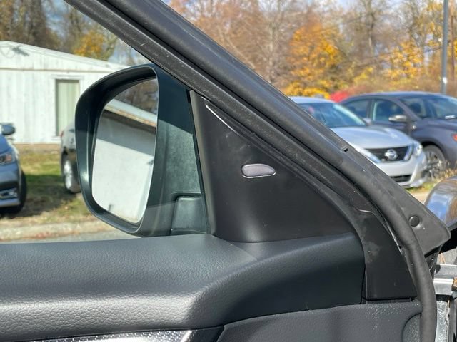 Used 2018 Nissan Rogue SL w/ Premium Package AWD/4WD image 13
