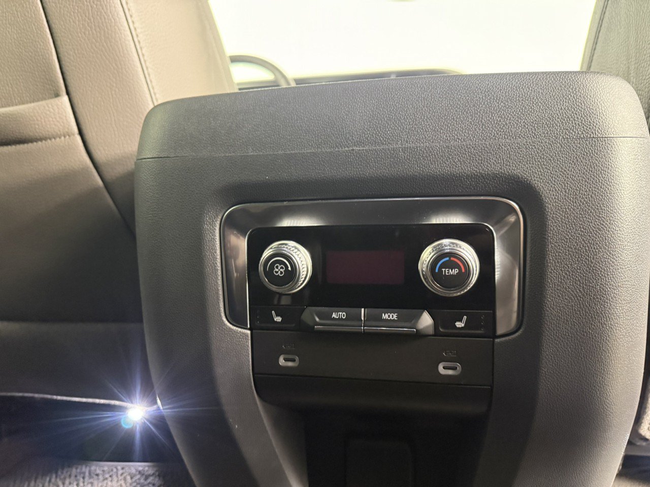 Used 2023 GMC Yukon Denali AWD/4WD image 14